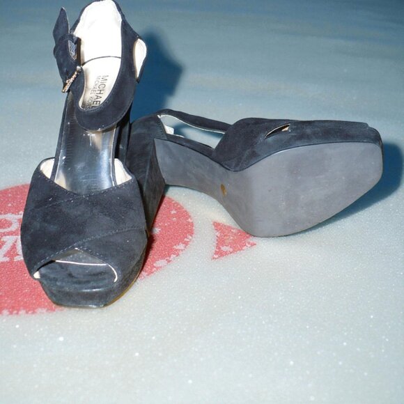 MICHAEL Michael Kors Genuine Suede 4” Platform Sandals Cone Heel Black – SZ 10M - Picture 4 of 4
